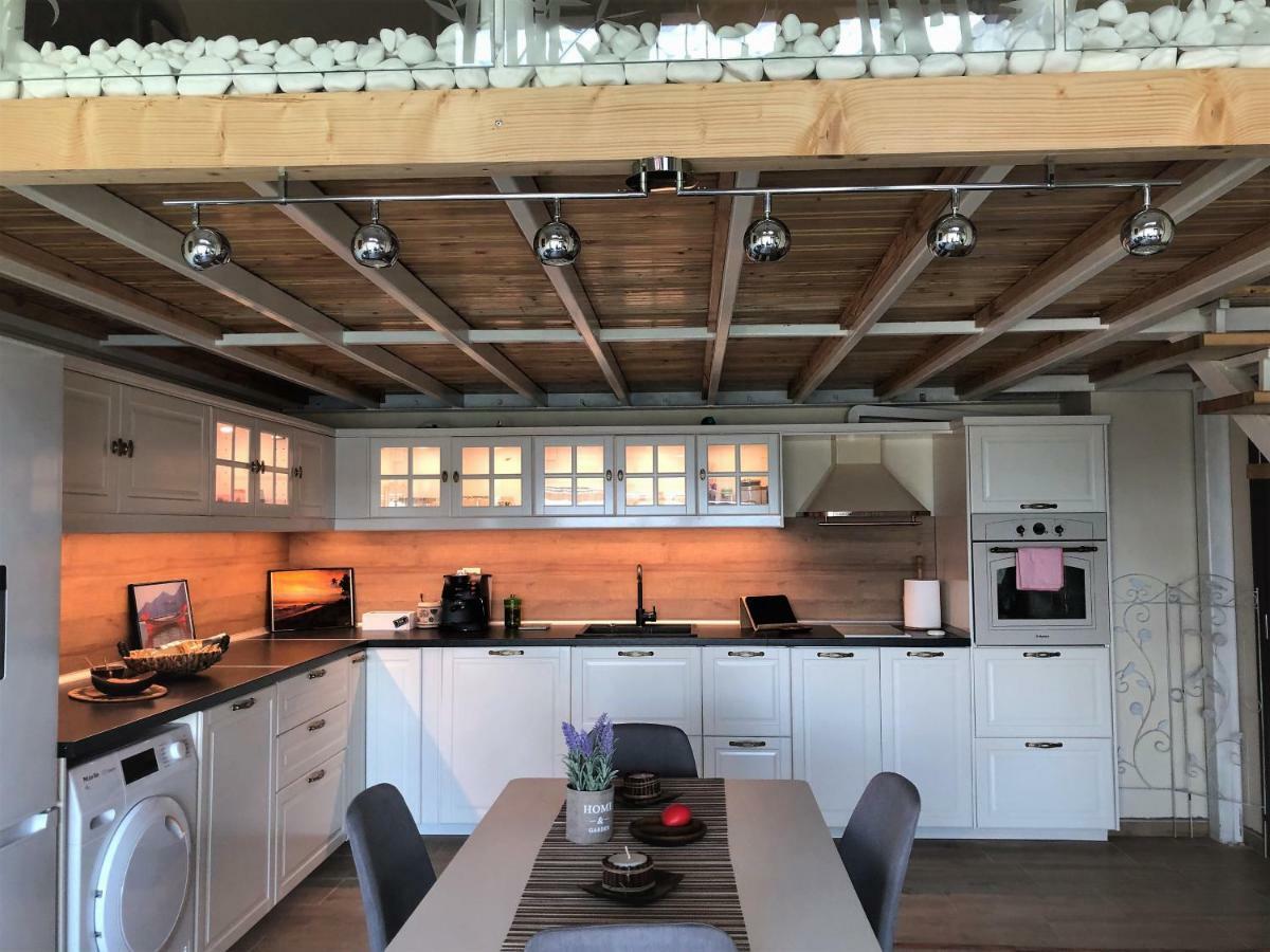 Villa Victoria - A Luxury Appartment With Icredible Seaview Созополь Экстерьер фото